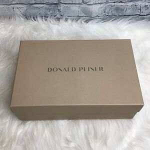 Donald Pliner BOX ONLY✂️